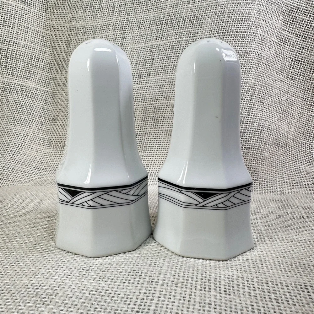 Studio Nova Synthesis Salt & Pepper Shakers Set Black Gray Geometric Pattern Tha
